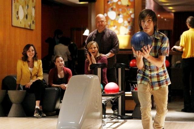 'No Ordinary Family' 1.10 Preview: the Sidekicks