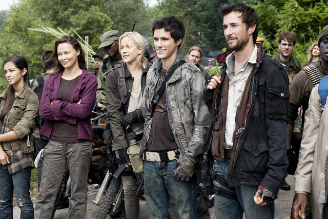 First Trailer of Steven Spielberg's New Sci-Fi Series 'Falling Skies'