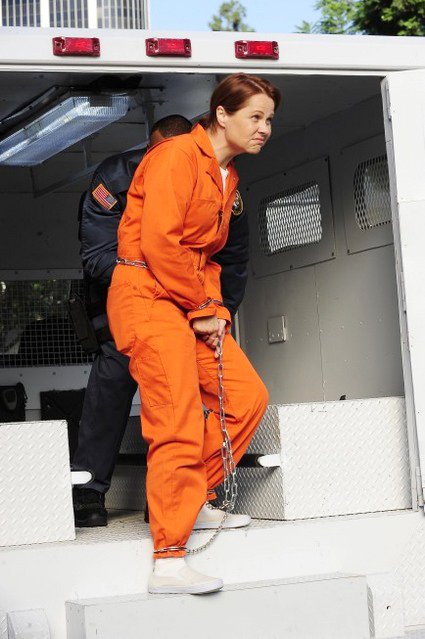 'Bones' 6.11 Preview: End of Gravedigger, Start of Sniper