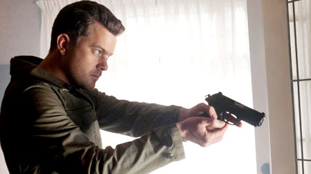 'Fringe' Season Finale Trailer Teases the End of Days