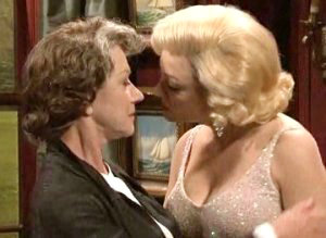 'SNL': Helen Mirren Gets Saucy, Pokes Fun at 'The Kennedys' Inaccuracy