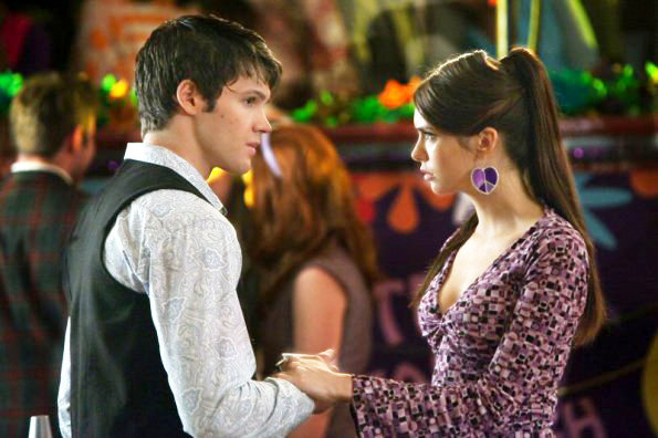 'Vampire Diaries' 2.18 Extended Preview: Klaus Gives Shout Out to Elena