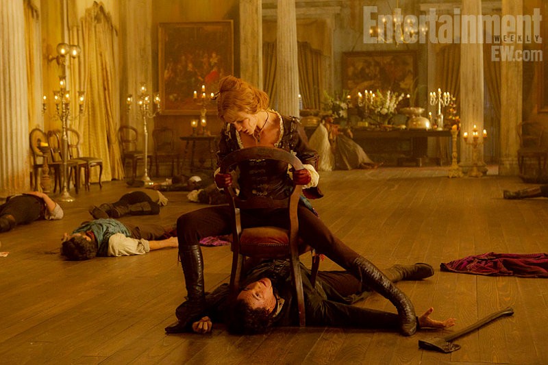 Abe Defeated by Sexy Vampire in New 'Abraham Lincoln: Vampire Hunter' Photo