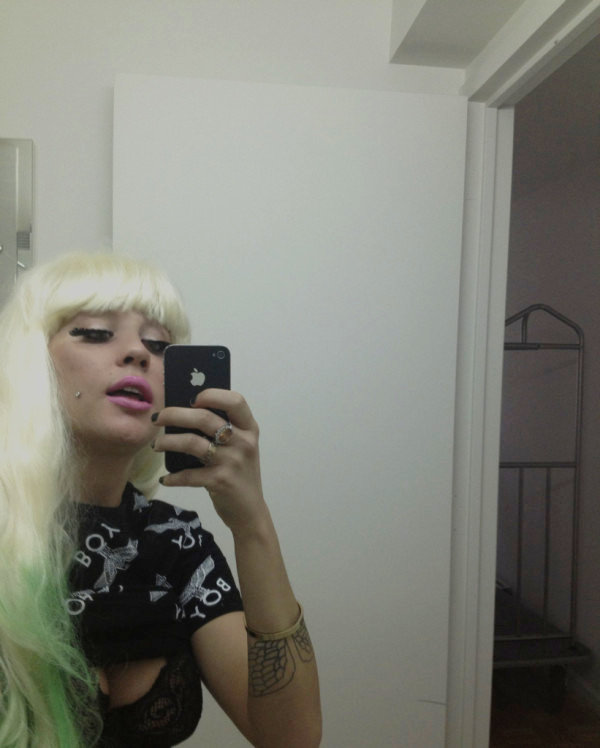 Amanda Bynes Rants on Twitter About Her Nose Job