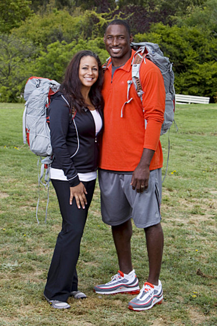 'Amazing Race' Recap: Local People Cheering on Contestants in Africa