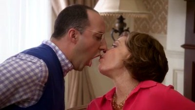 'Arrested Development' Debuts Clip and Character Posters of Season 4