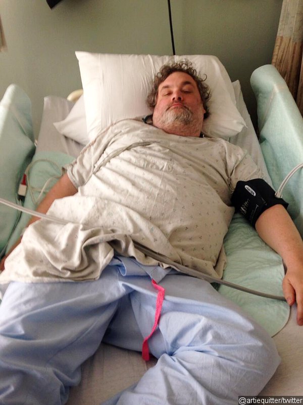 Comedian Artie Lange Shares Photo From Hospital Bed After Suffering From Diabetic Shock