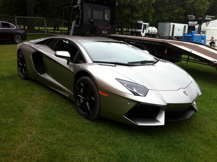 Wayne's New Car and Details of Catwoman Costume in 'Dark Knight Rises'
