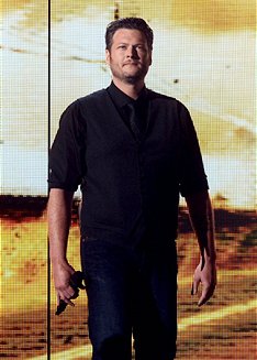 Blake Shelton Saw Four Naked Women Before ACM Awards
