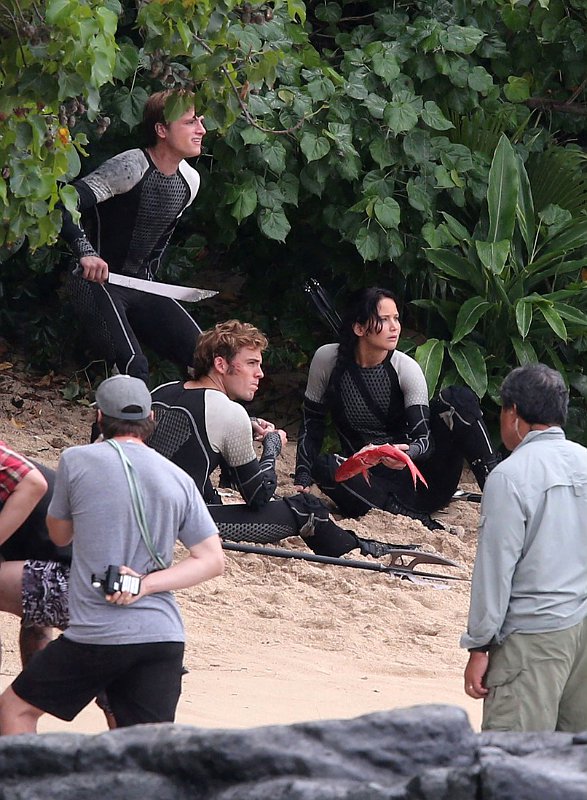 New 'Catching Fire' Set Photo Sees Katniss Enjoying Some Raw Fish