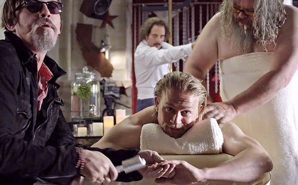 Charlie Hunnam Explains Comic-Con Absence in Hilarious Video
