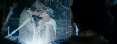Comic-Con 2013: 'Catching Fire' Debuts New Trailer, Jennifer Lawrence Teases Snotty Kiss