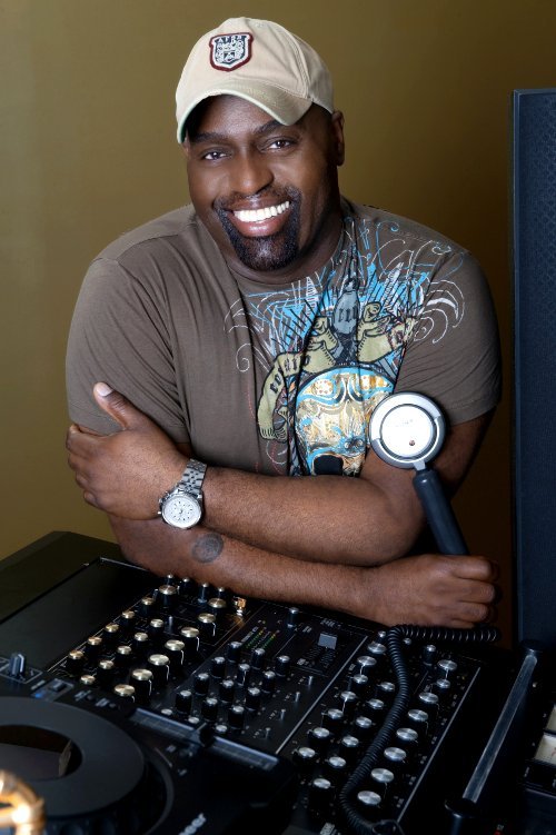 DJ Frankie Knuckles Dies From Complications With Diabetes