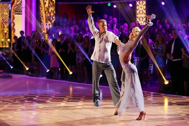 'Dancing with the Stars' Eliminates Lowest Scorer Sean Lowe