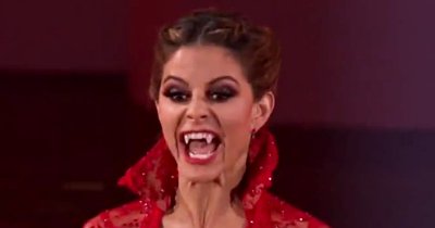 'Dancing with the Stars': Maria Menounos Shows Fangs, Gets First Perfect Score