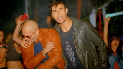Enrique Iglesias and Pitbull Party With Lingerie-Clad Ladies in 'I'm a Freak' Video