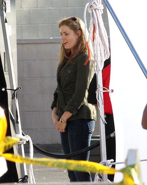 'Man of Steel': First Look at Amy Adams as Lois Lane in Photo and Video