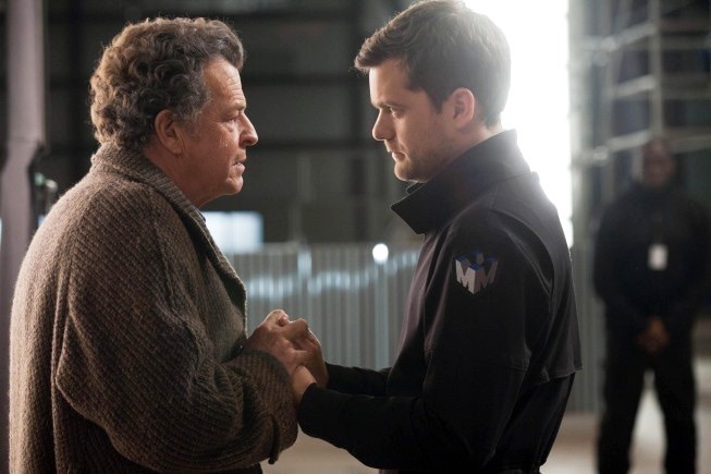 'Fringe' Promises Satisfying Conclusion by Filming Two Endings for Season 4 Finale