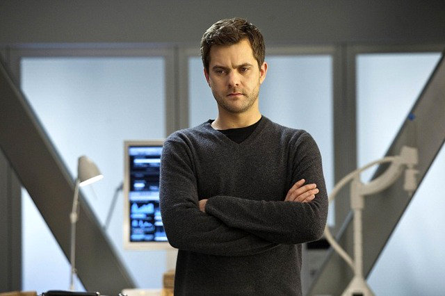 New 'Fringe' Promo Spot Teases Peter's Return