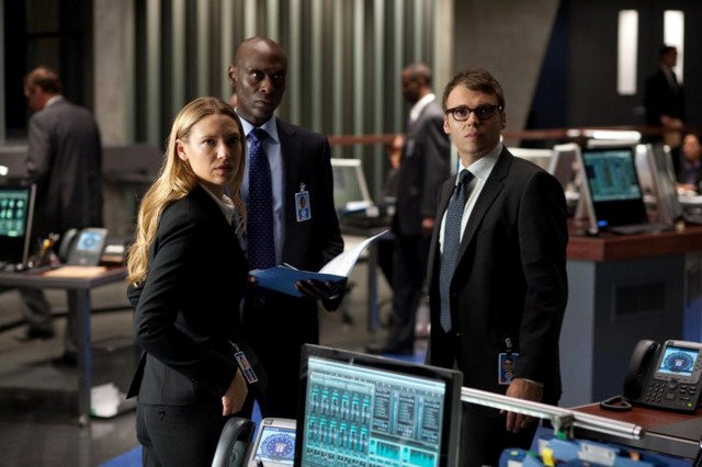New 'Fringe' Promo Takes a Jab at World Series Delay