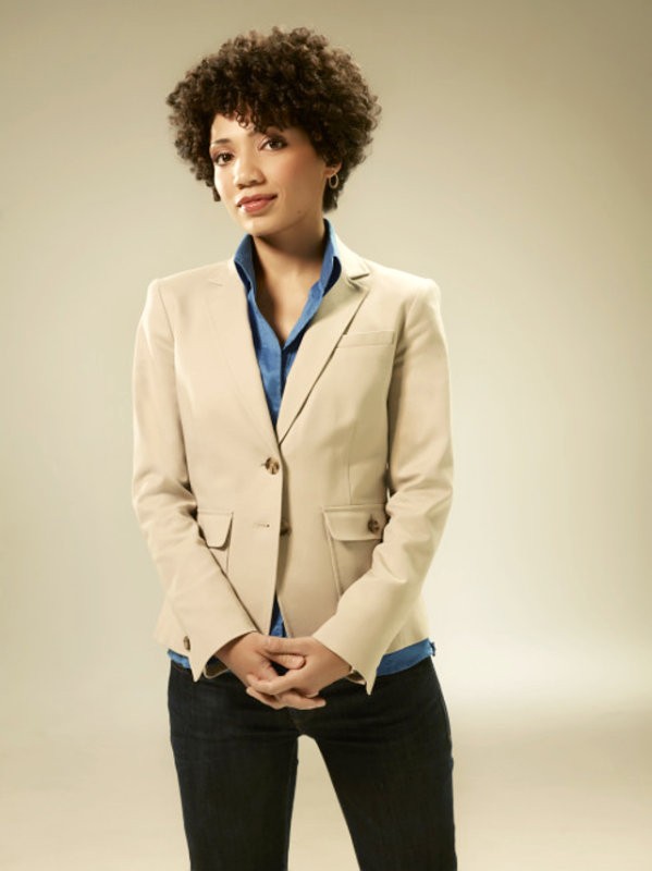 New Promo of 'Fringe' Season 5: Astrid Is Wanted by the Observers