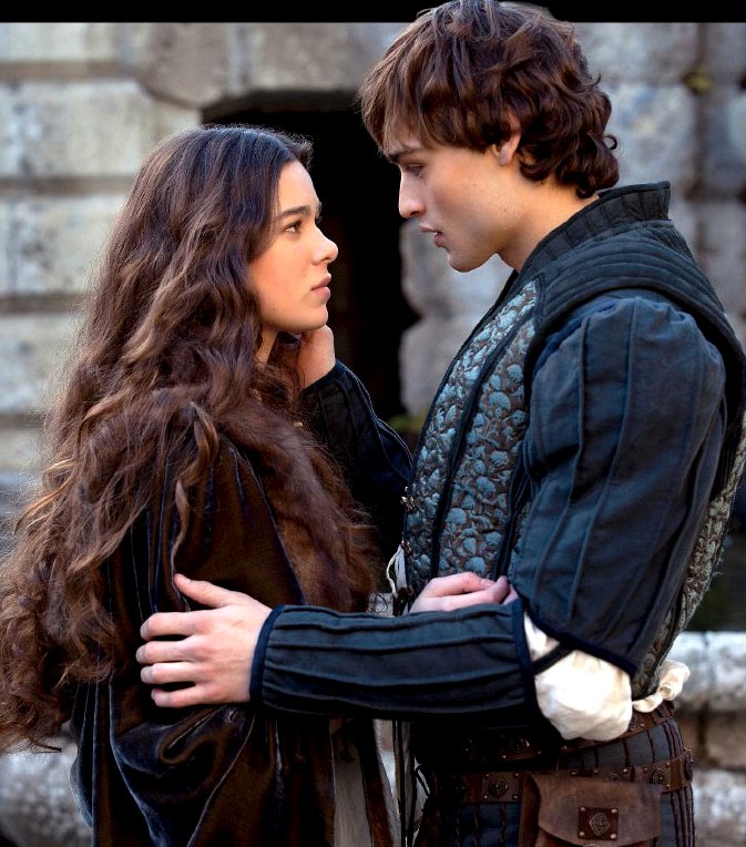 First Look at Hailee Steinfeld and Douglas Booth in Carlo Carlie's 'Romeo and Juliet'