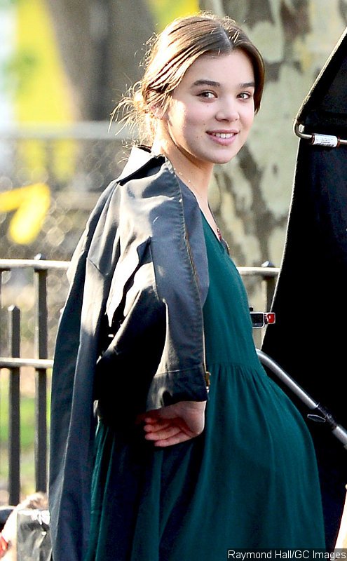 Hailee Steinfeld Wears Baby Bump on 'Ten Thousand Saints' Set