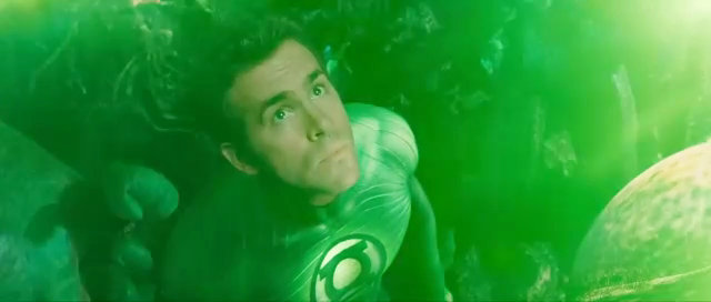 Hal Jordan Gets Sword Lesson in New 'Green Lantern' Trailer