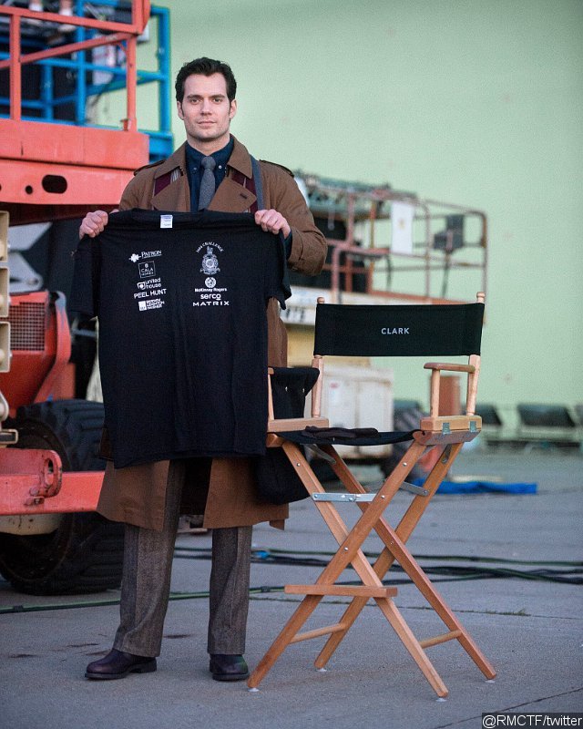 First Look at Henry Cavill on Set of 'Batman v Superman: Dawn of Justice'