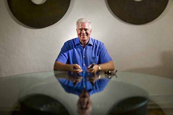 'California Gold' Host Huell Howser Dies at 67, Fans React With Humor on Twitter