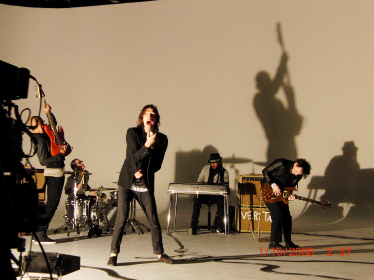 Incubus Debut Music Video for 'Adolescents'