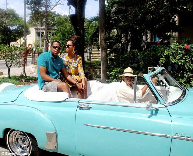 Jay-Z and Beyonce Knowles Deny Pregnancy Rumors