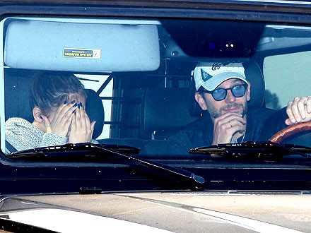 Report: Jennifer Lopez 'Casually Dating' Bradley Cooper