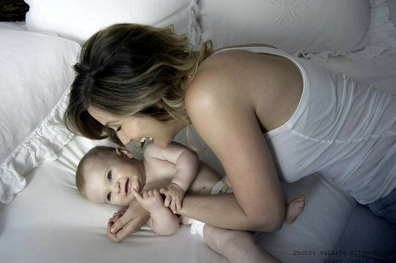 Sugarland's Jennifer Nettles Reveals First Pic of Son on Mother's Day