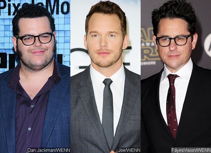 Josh Gad Recruits Chris Pratt, J.J. Abrams and More to Get 'Star Wars' Spoilers From Daisy Ridley