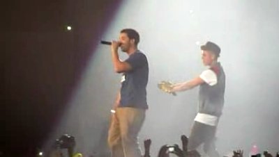 Video: Justin Bieber Performs 'Right Here' With Drake at Toronto Gig