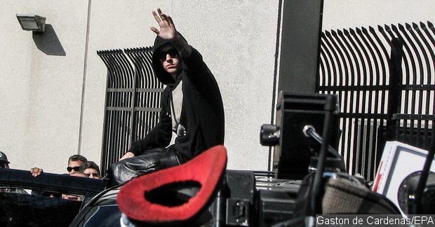 Justin Bieber Waved and Smiled to Fans as He Was Released From Jail
