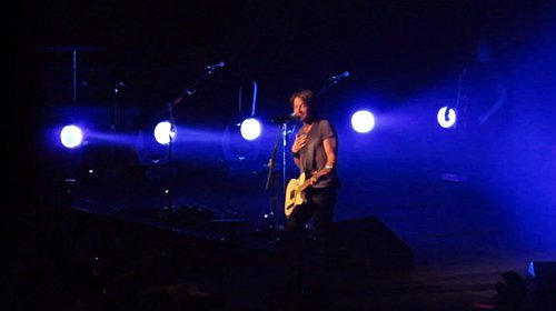 Keith Urban Serenades Nicole Kidman at Melbourne Show on 8th Wedding Anniversary