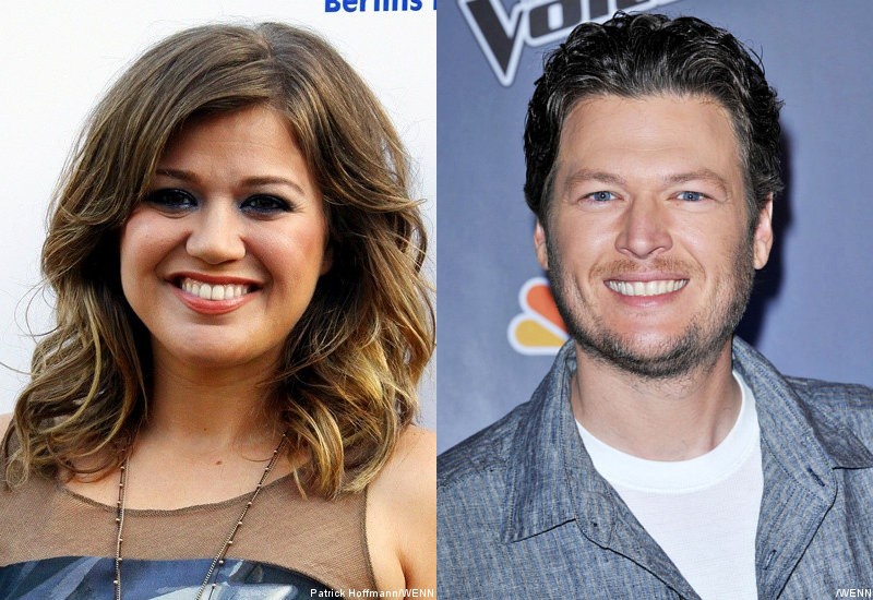 Kelly Clarkson Gets Blake Shelton's Support Over Backlash for Endorsing Ron Paul
