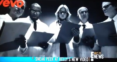 Kelly Clarkson Previews 'People Like Us' Music Video