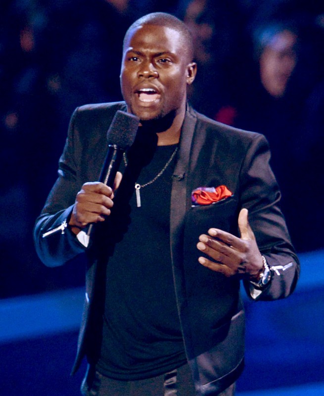 Kevin Hart Defends Kristen Stewart at MTV VMAs: People Make Mistake