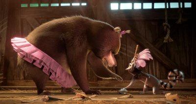 King Julien In Love With Tutu-Clad Bear in New 'Madagascar 3' Clip