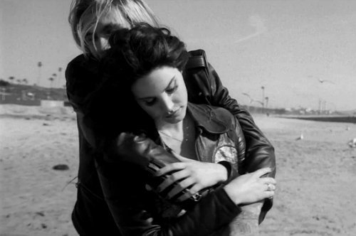 Lana Del Rey Premieres 'West Coast'