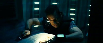 New 'Lock-Out' Clip: Guy Pearce Has Death-Defying Aerial Fist Fight