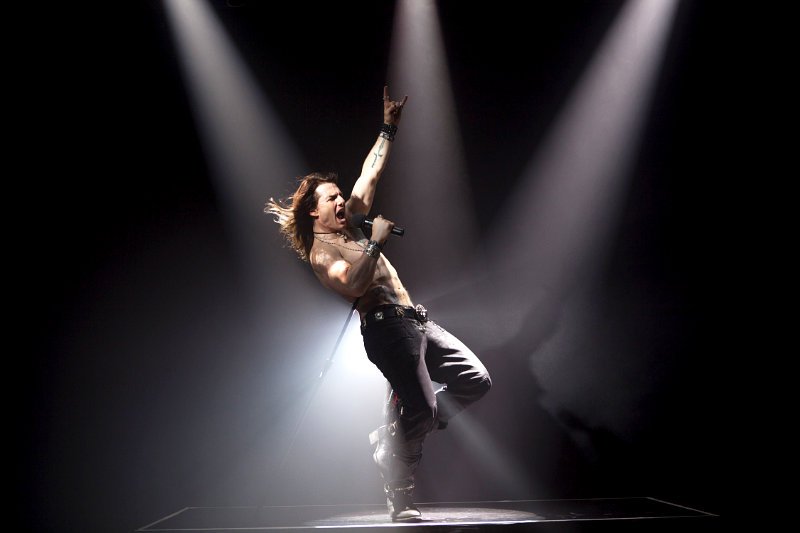 First Look at Long-Haired Tom Cruise in 'Rock of Ages'
