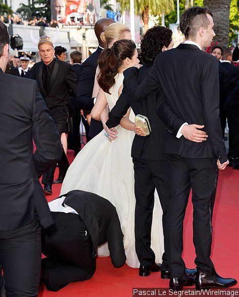 Man Slipping Under America Ferrera's Gown Identified as Ukrainian Reporter