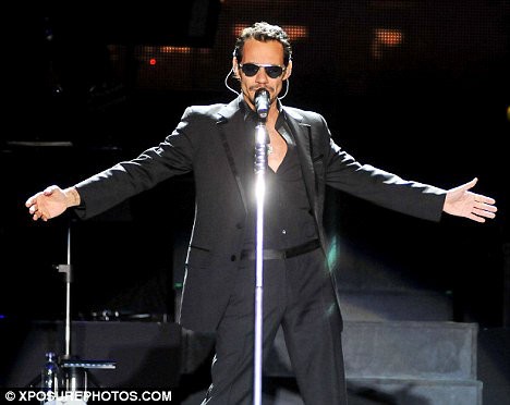 Flirty Marc Anthony Comments on Split From Jennifer Lopez