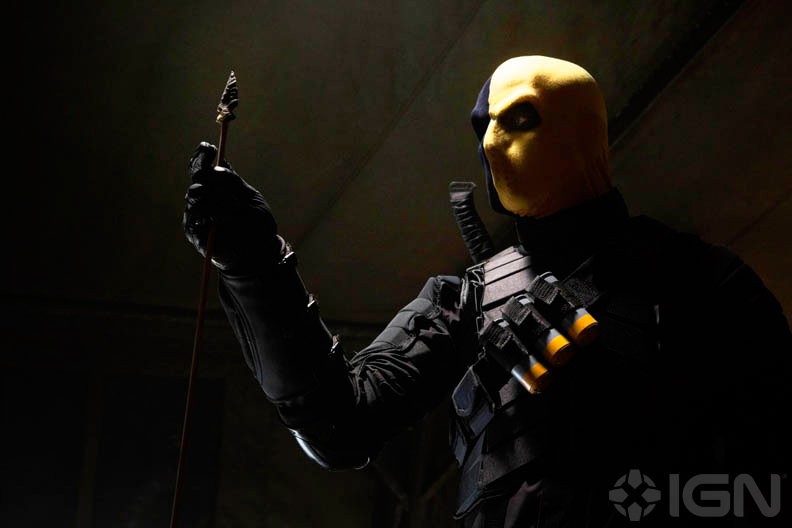 First Look at Master Assassin Deathstroke on 'Arrow'