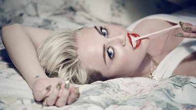 Miley Cyrus Debuts Director's Cut of 'We Can't Stop' Music Video