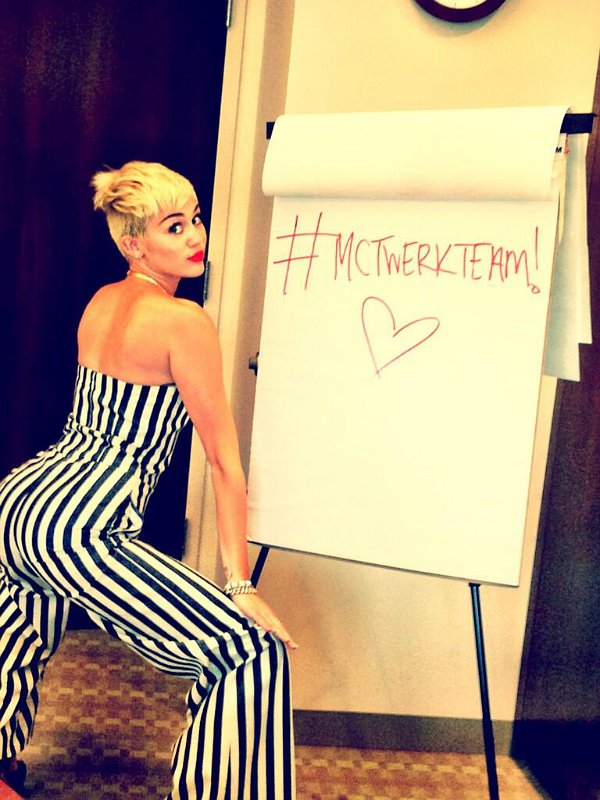Miley Cyrus Pops Her Butt in New Sexy Pic